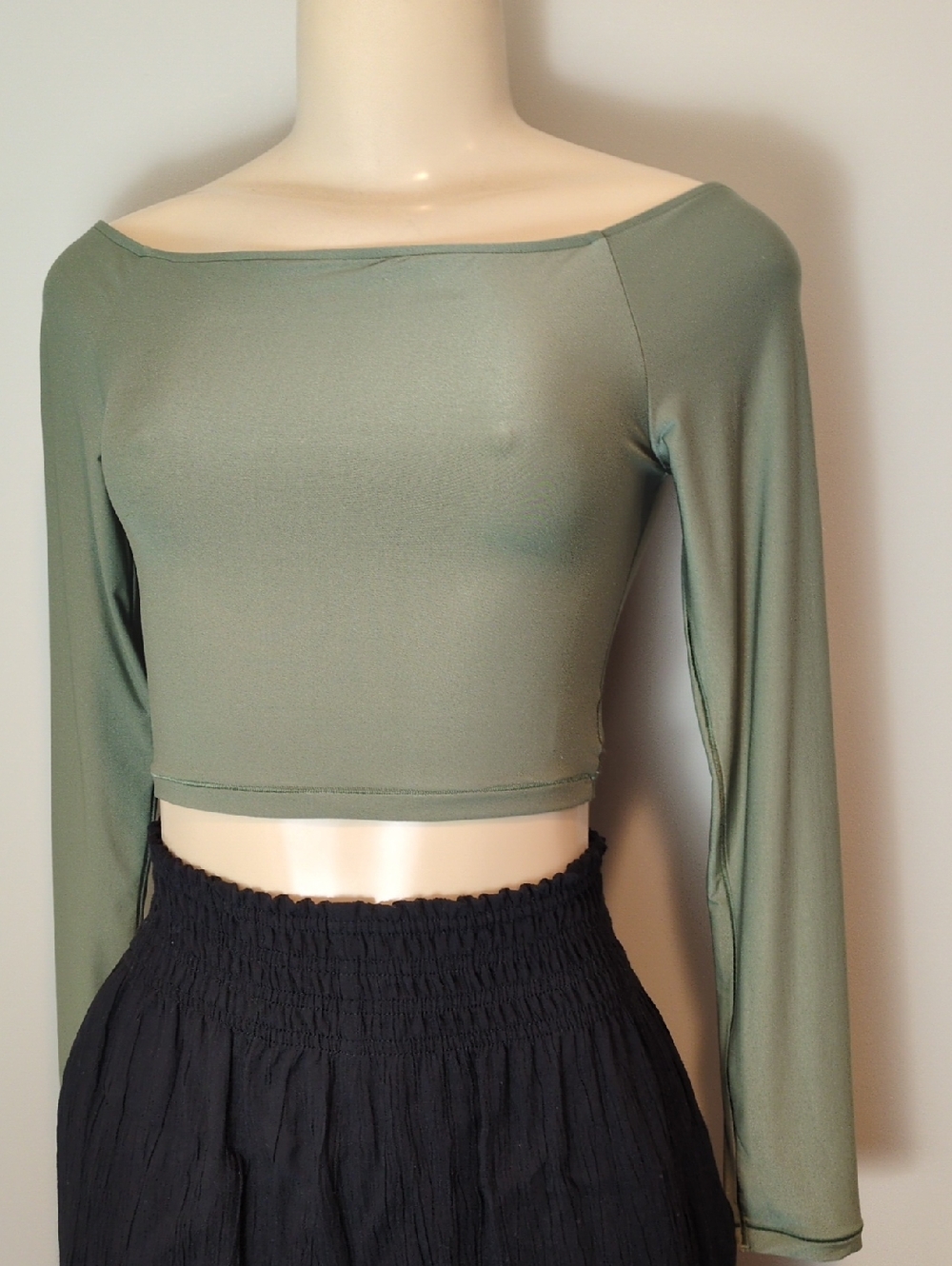 Aerie Smoothez Army Green Cropped Square Neck Long Sleeve T-Shirt Medium NWT